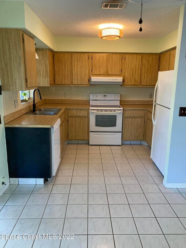 Photo - 711 Walnut Dr