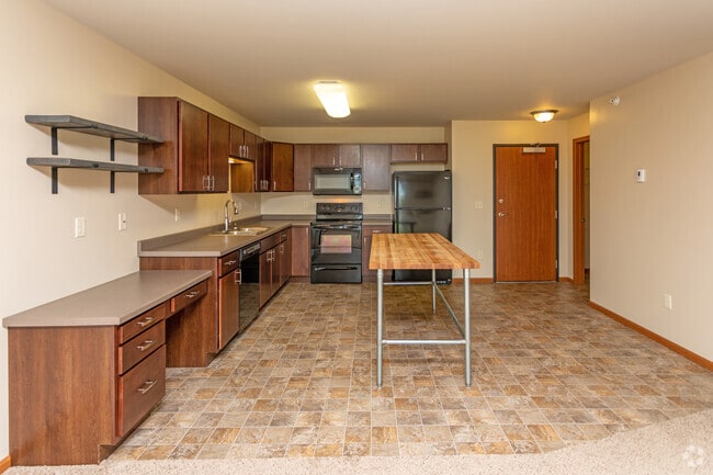 1BR, 1BA - 770SF