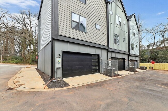 Photo - 3444 Brookshire Blvd