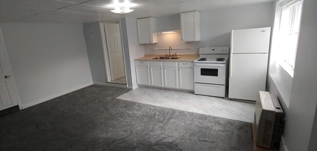 Building Photo - 344 Weaver St Unit B