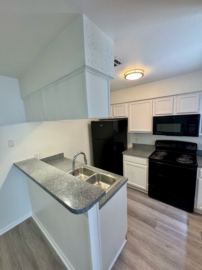 Photo - 4041 Evergreen St