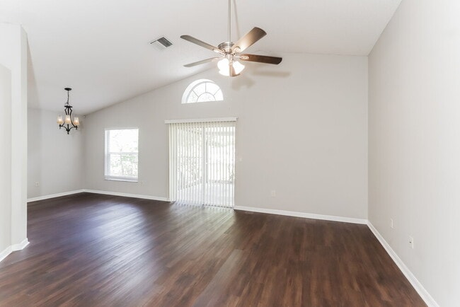 Photo - 1846 Twisting Ln