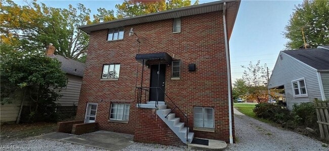 Photo - 617 Robinson Ave