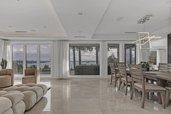 Photo - 2550 Palmerston Ave Unit ID1051912P