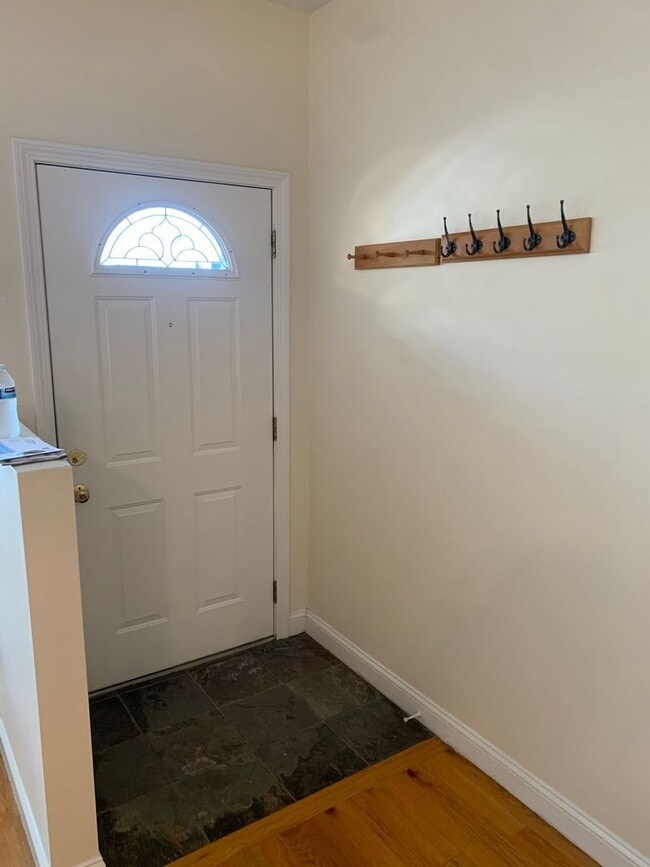 Great 1 Bed Home in East Cambridge + AC - Great 1 Bed Home in East Cambridge + AC