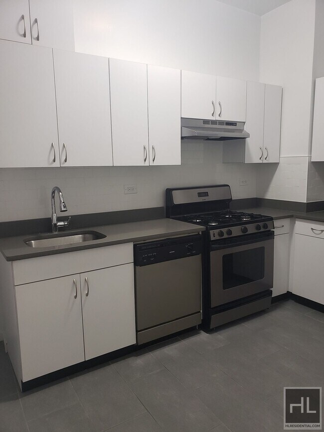 Building Photo - WEST 58 STREET Rental