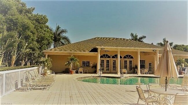 Photo - 2nd floor condo with landscape views