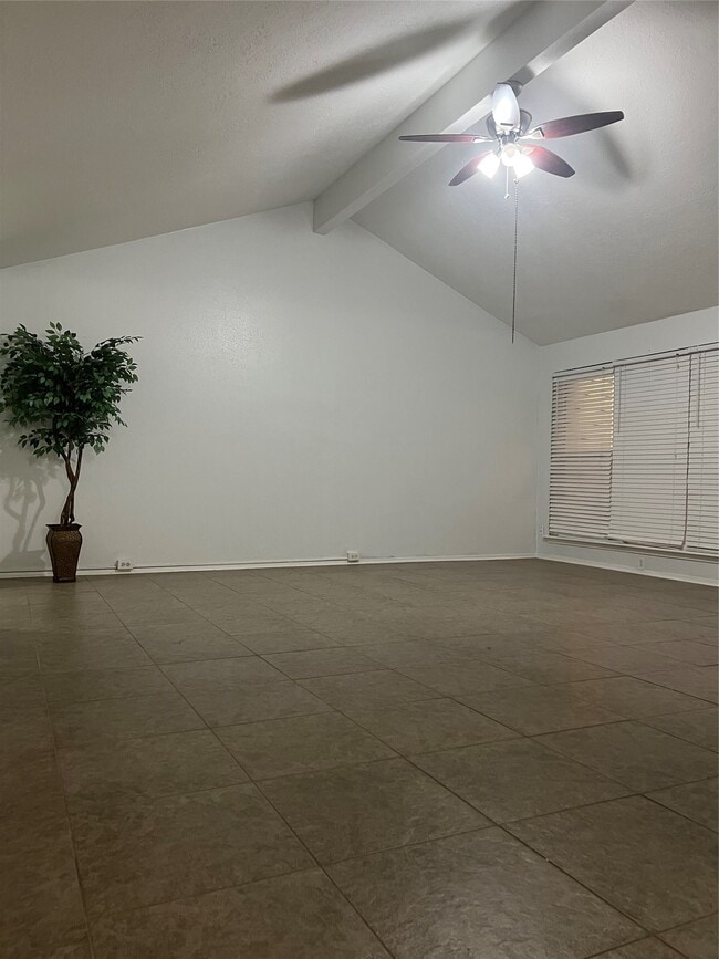 19319 Hollowlog Dr