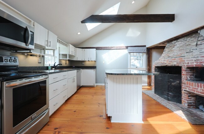 Photo - 144 Old Connecticut Path