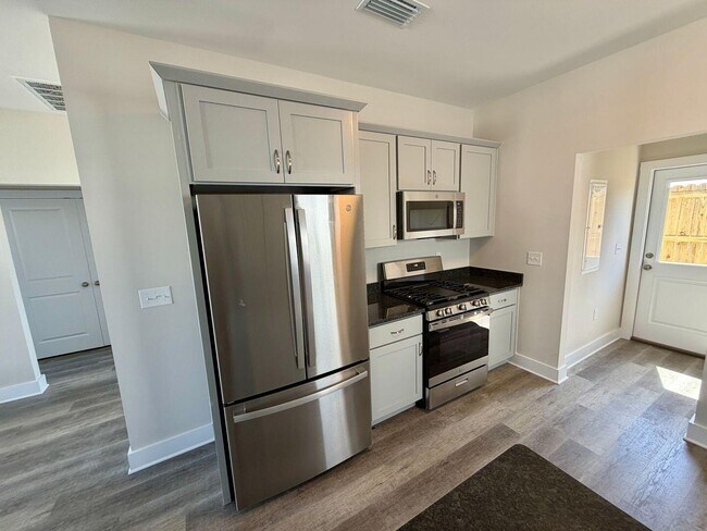 Photo - 115 Penny Ln