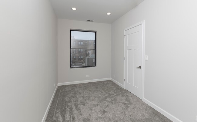 Photo - 2909 N Clark St Unit 2N
