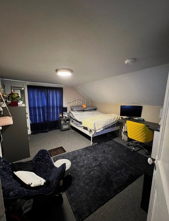 Photo - 609 E 12th St