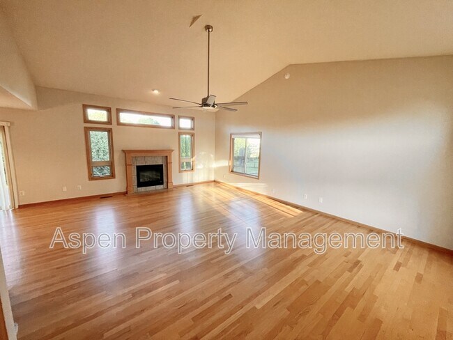 Photo - 626 Tipperary Rd