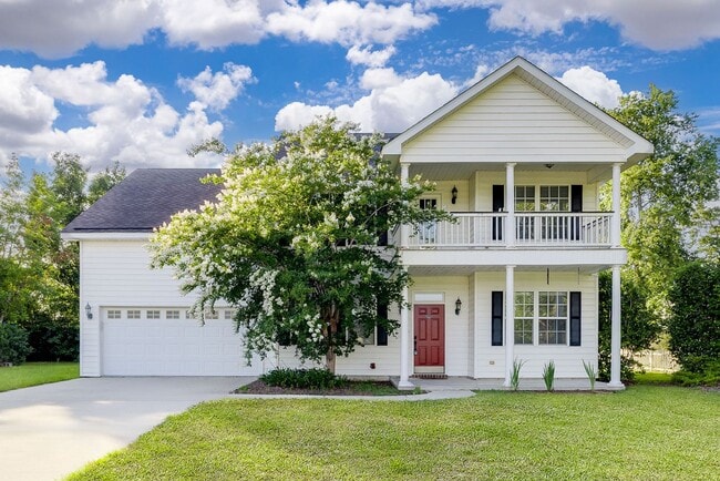 Beautiful Custom Home on Golf Course - Beautiful Custom Home on Golf Course
