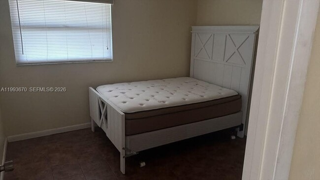 Photo - 421 Las Palmas Cir