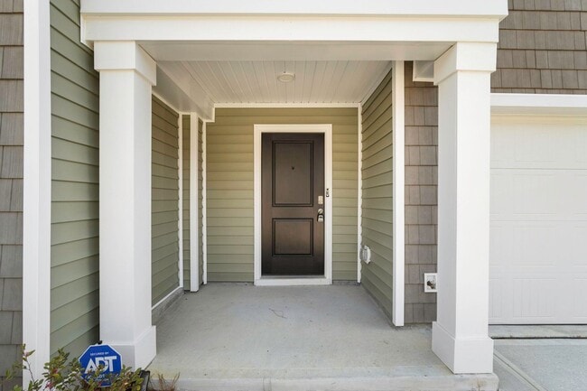 Photo - Beautiful 4-Bedroom 2.5 Bath Townhome
