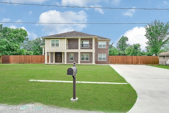 Building Photo - 12430 Pecan Ct Rental