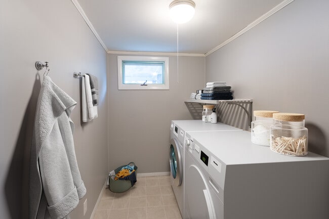 Photo - 69 Walnut St