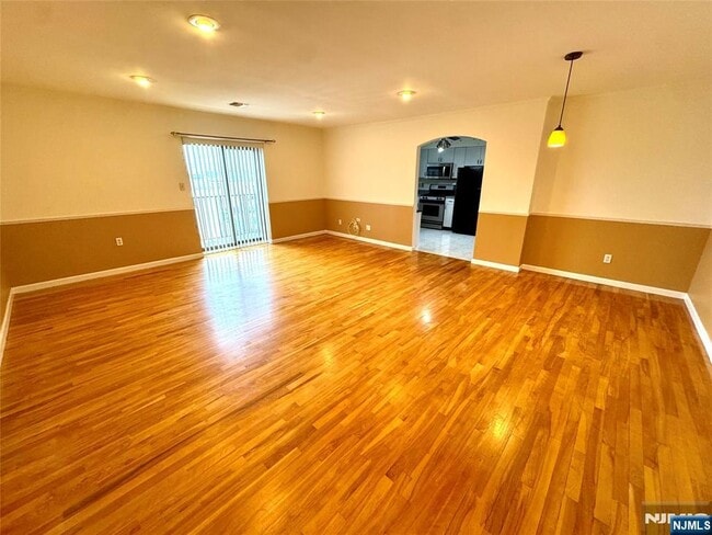 Building Photo - 40-44 Rome St-11-11 Unit 11-11 Rental