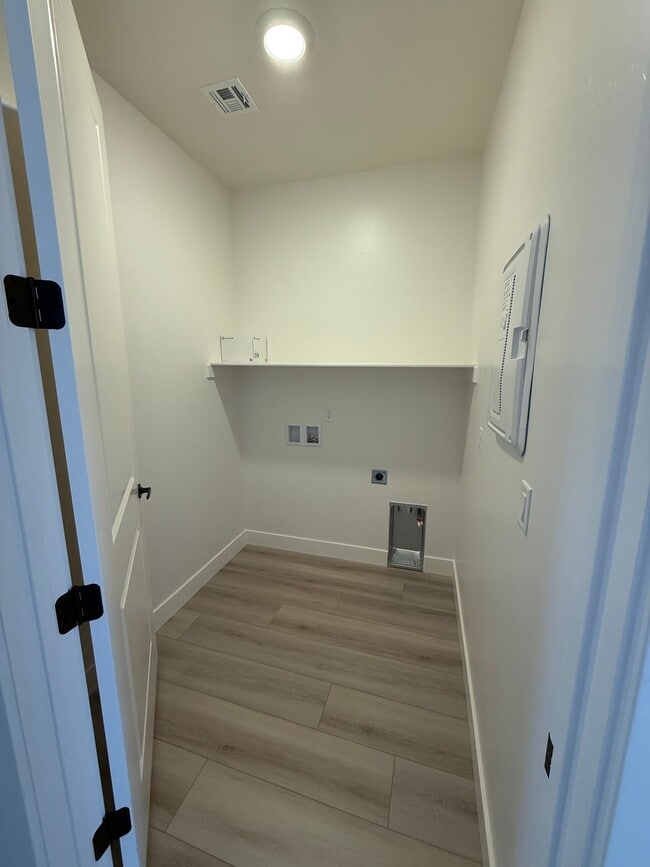 Photo - 276 S 1930 W