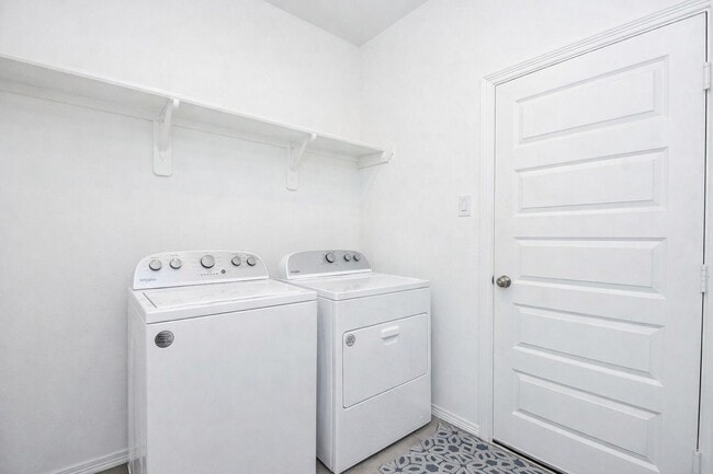 Building Photo - 22359 Auburn Cabin Ln