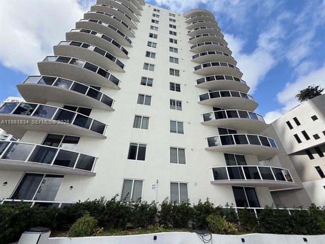 Photo - 601 NE 23rd St Unidad 605