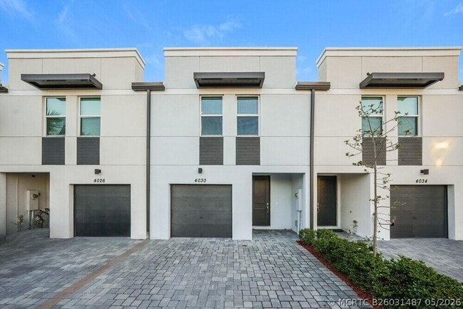 Building Photo - 4030 Hot Spgs Ave