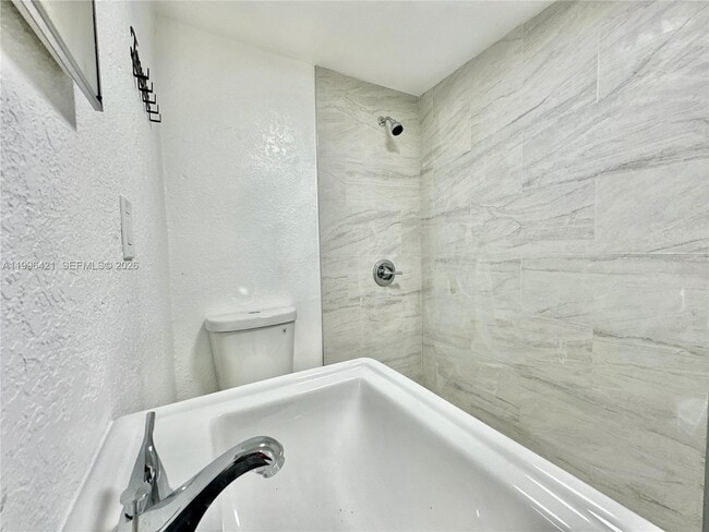 Photo - 5903 SW 26th Terrace Unit 2