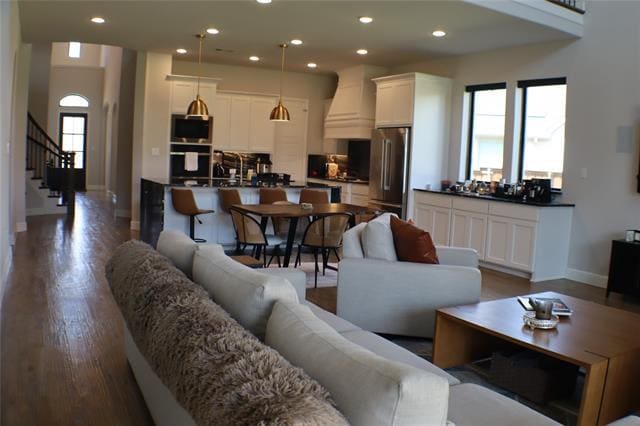 Photo - 8441 Wembley