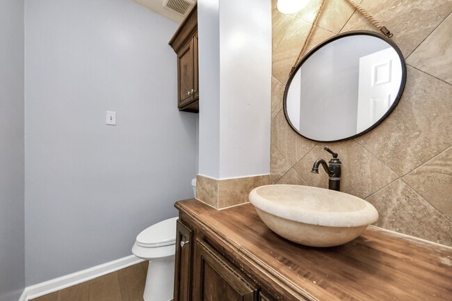 Photo - 23927 Verngate Dr