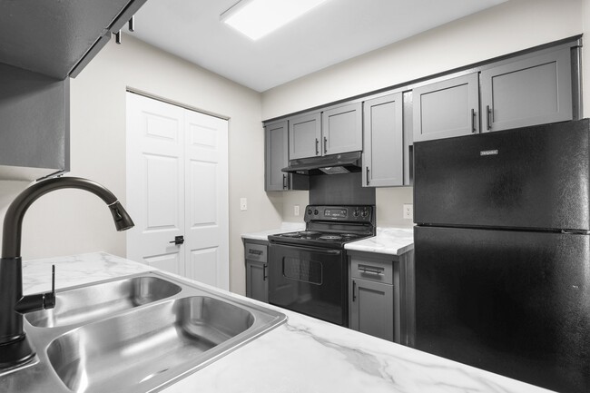 Building Photo - Quail Run Rental