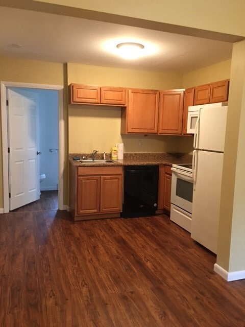 Building Photo - 15 LLC-10 Macomb Unit 5