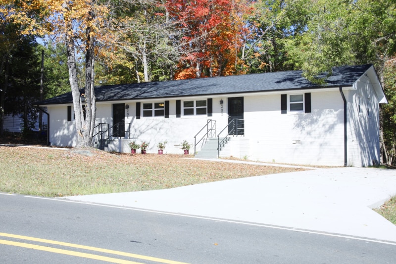 Photo - 202 W Corbin St