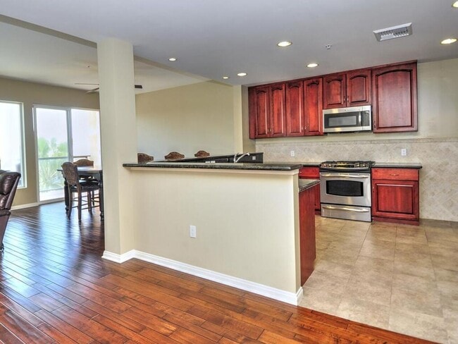 301 Mission Ave