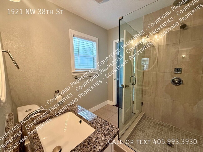 1921 NW 38th St