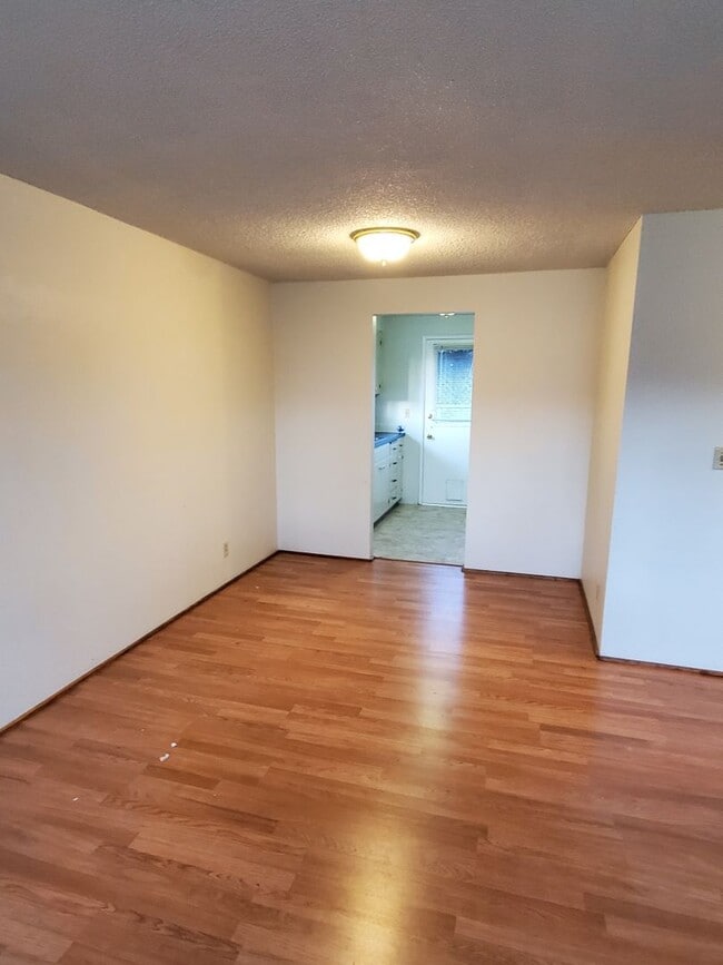 Photo - 446s51 Unit 448