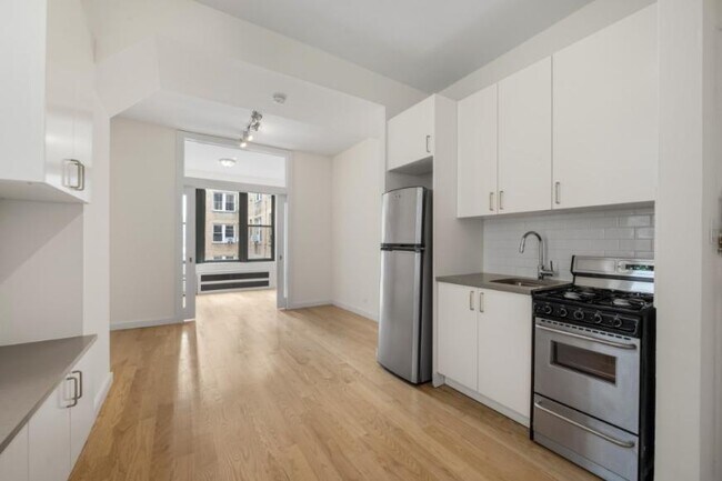 Building Photo - 1 bedroom in New York NY 10024 Unit 12B Rental
