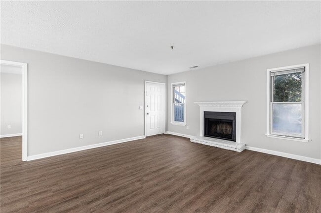 Photo - 295 E Burns Ct SW