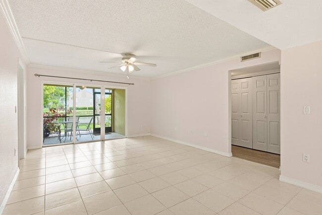 Photo - 2453 Egret Blvd