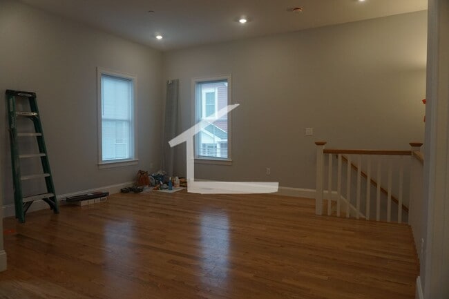 Photo - Amazing 3 bed 1.5 bath in Brighton...