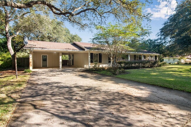 Photo - 701 Planet Dr