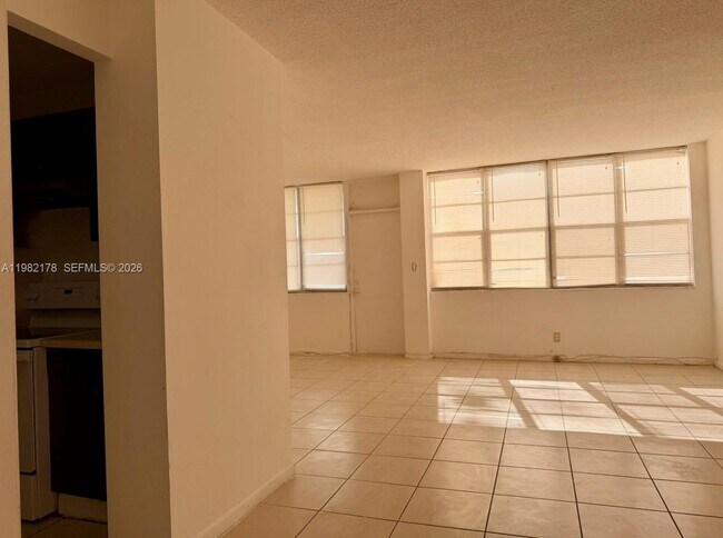 Photo - 2025 NE 164th St Unit 803