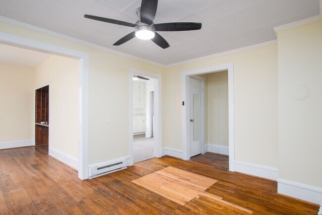 Photo - College Street Unit College 765-A