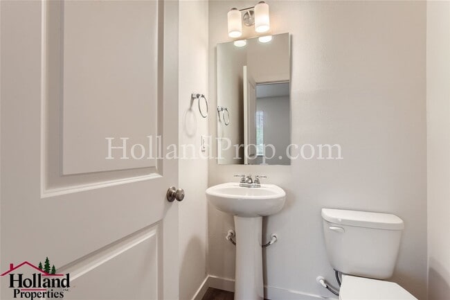 Photo - Beautiful 4-Bedroom Home with A/C, Private Yard & Easy Transit Access