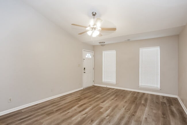 Photo - 8338 Houndstooth Dr