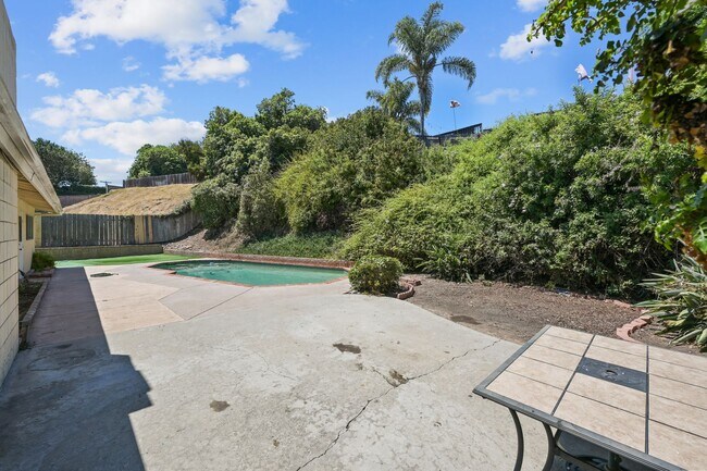 Photo - 5318-5320 Brockbank Pl