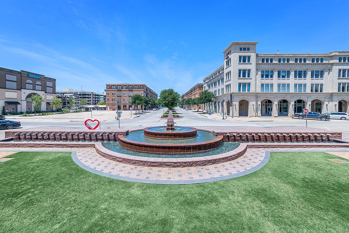The Plaza At Frisco Square Apartments For Rent In Frisco Tx Forrent Com