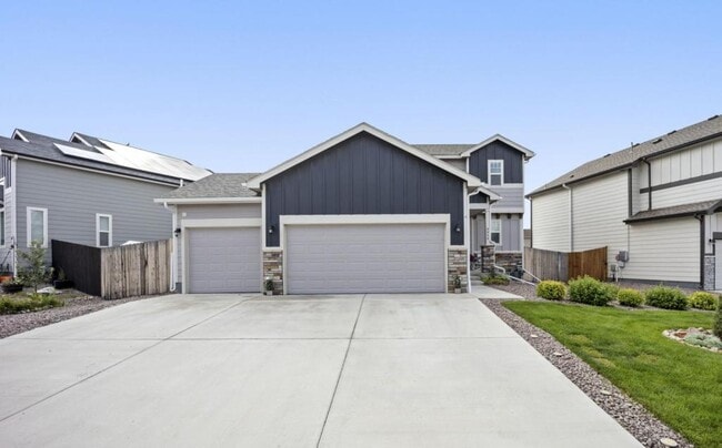 Building Photo - 9949 Castor Dr