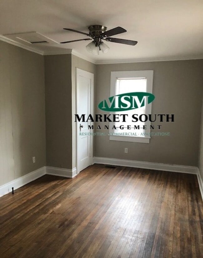 Photo - 508 E 48th St Unidad Carriage House