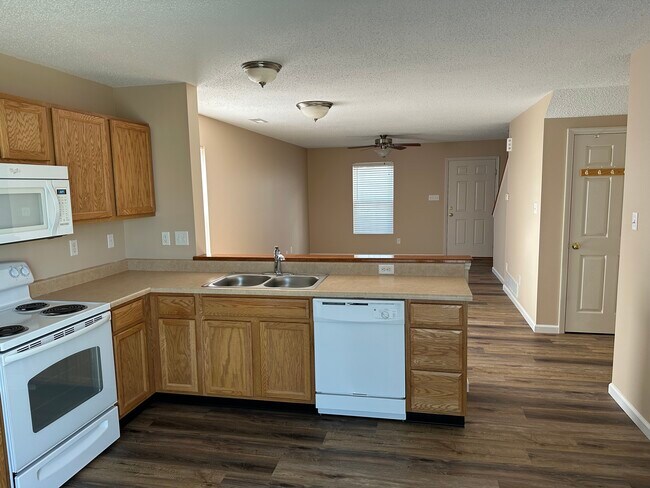 Photo - 24 Chesterfield Ct